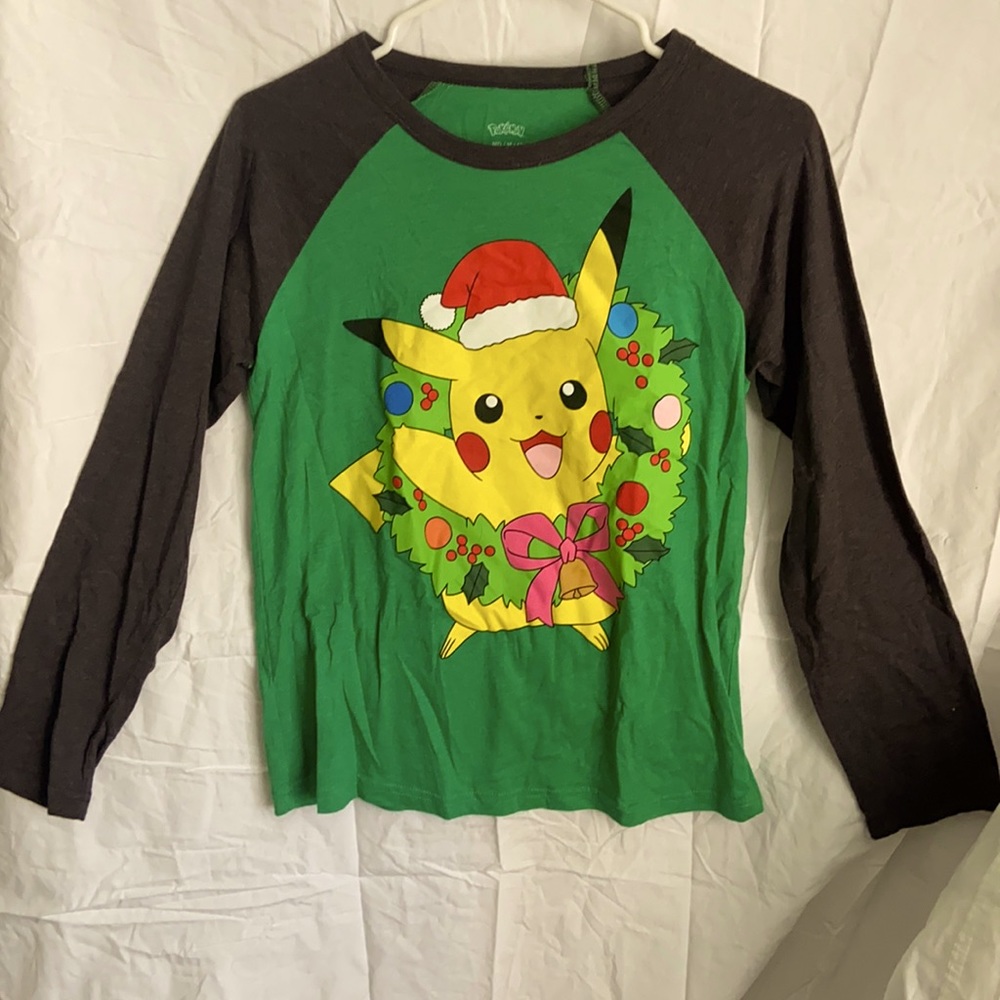 Pokémon Christmas t-shirt - Size M
